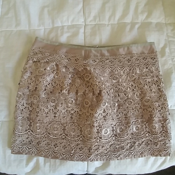 NWT Lace mini skirt - Picture 2 of 4